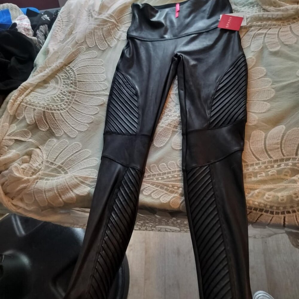 Spanx  Faux Leather Moto Leggings (Large)
